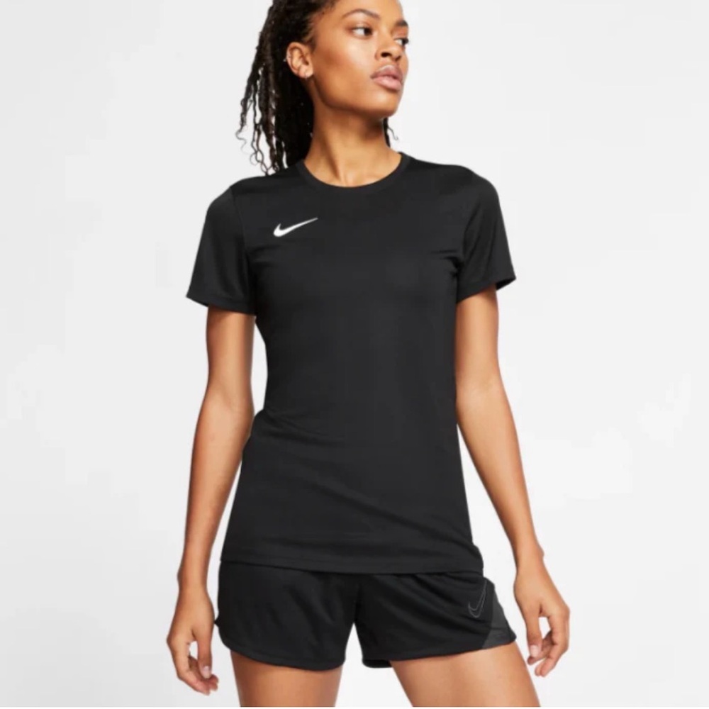 Nike Women's Black Short Sleeve Tee